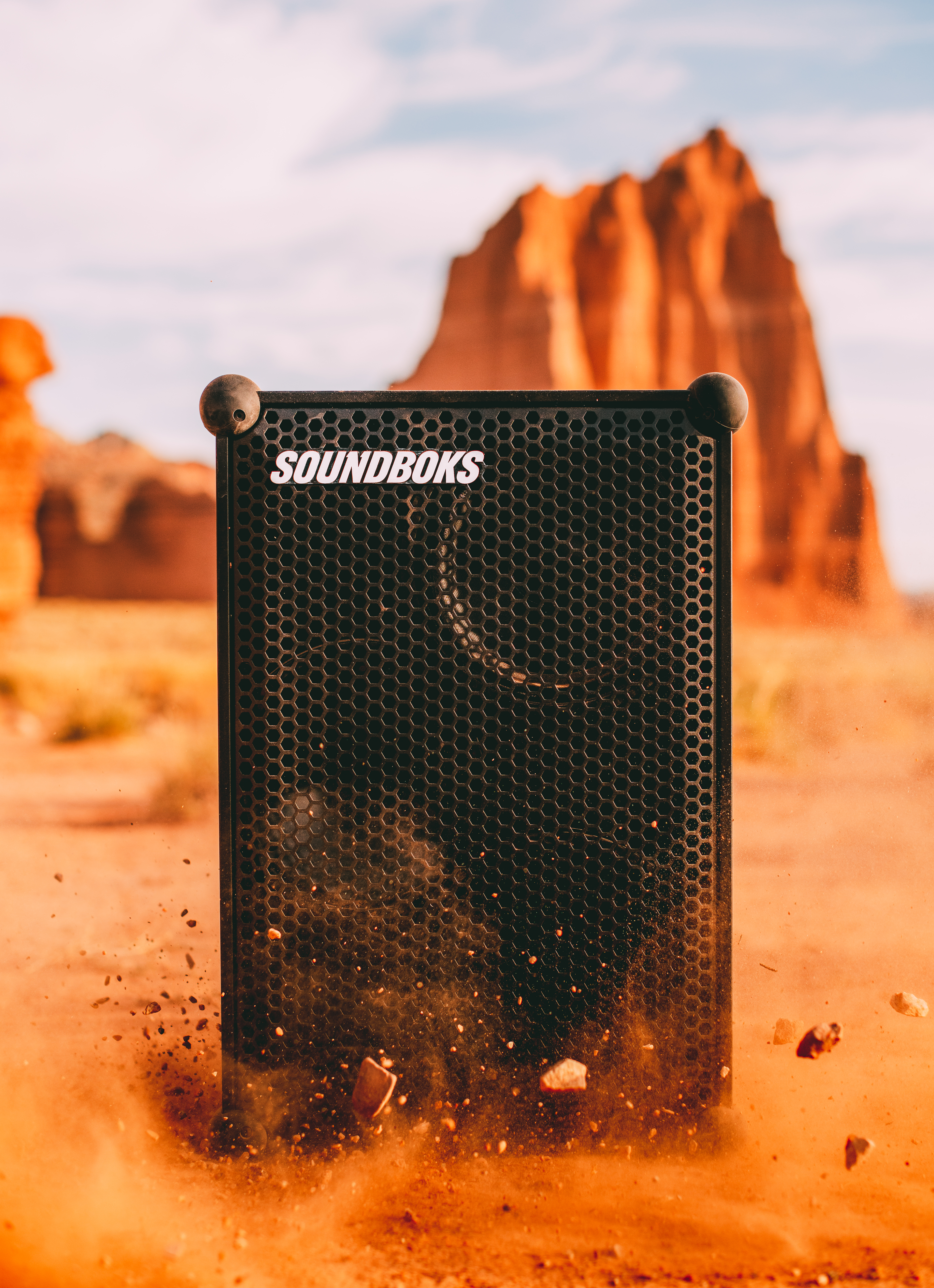 Cleaning the SOUNDBOKS Bluetooth Speaker