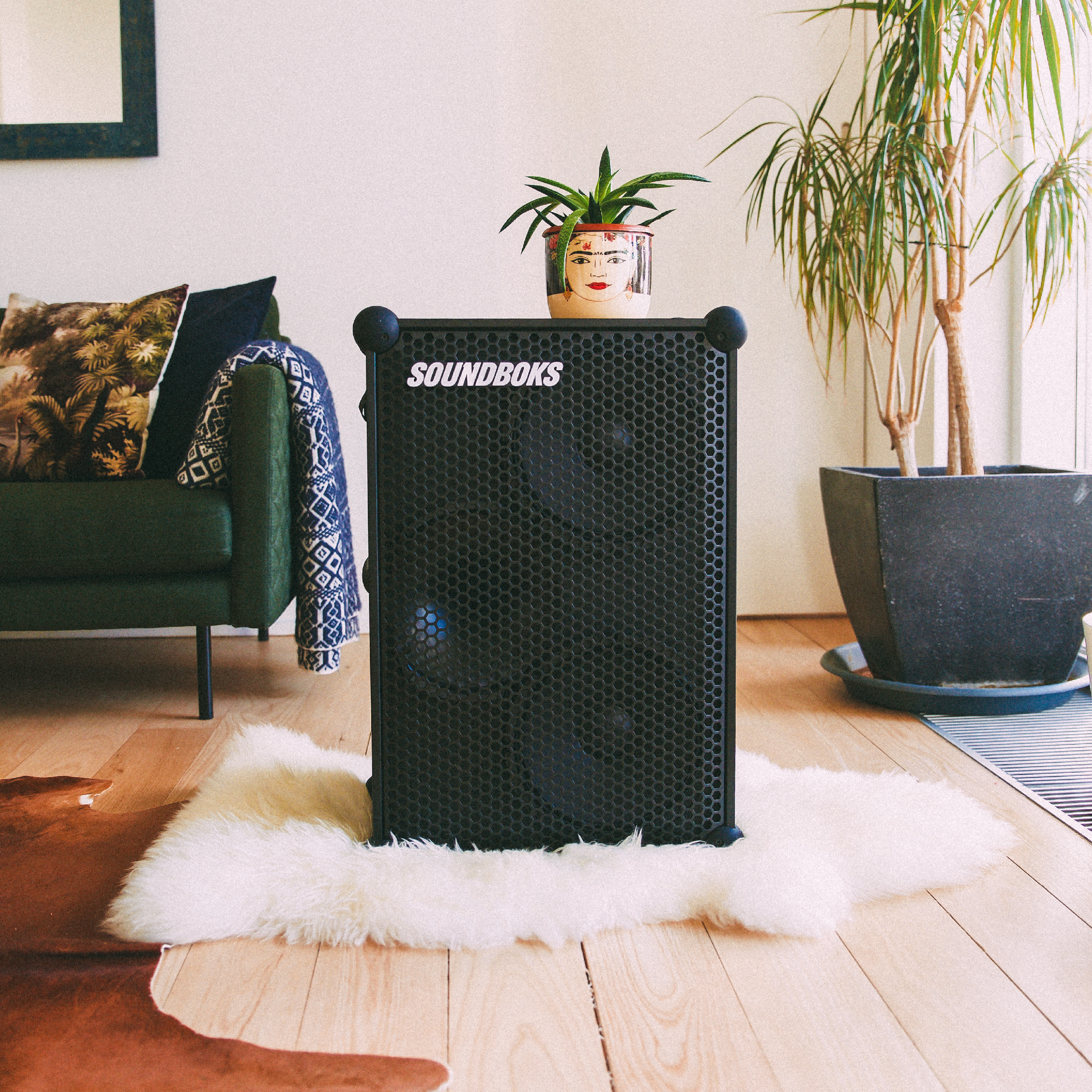 SOUNDBOKS speaker in cozy home environment