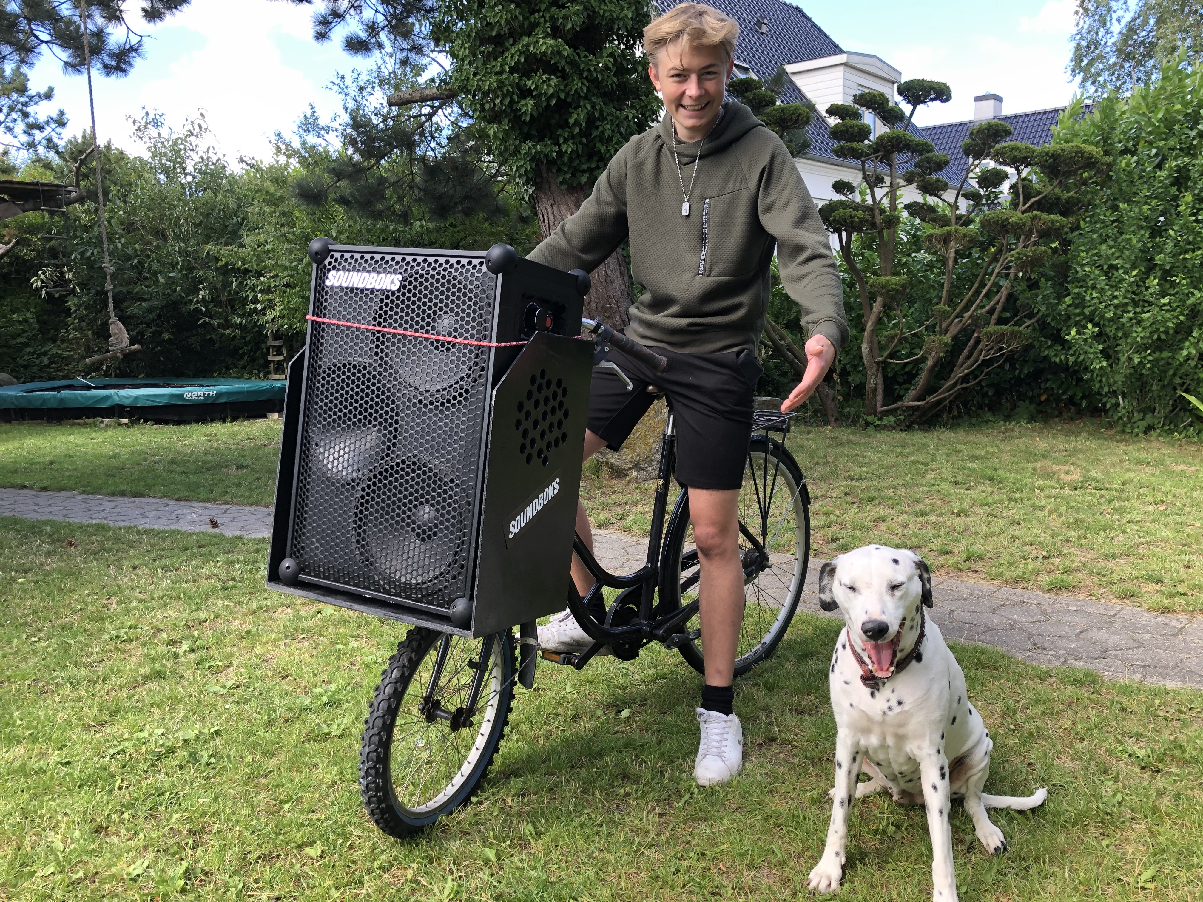 Community Member Benjamin with his customized SOUNDBOKS bike