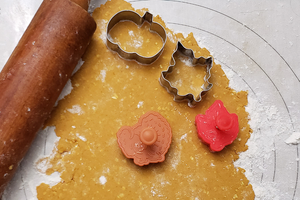 Homemade Peanut Butter and Pumpkin Dog Treats - Nikki's Plate