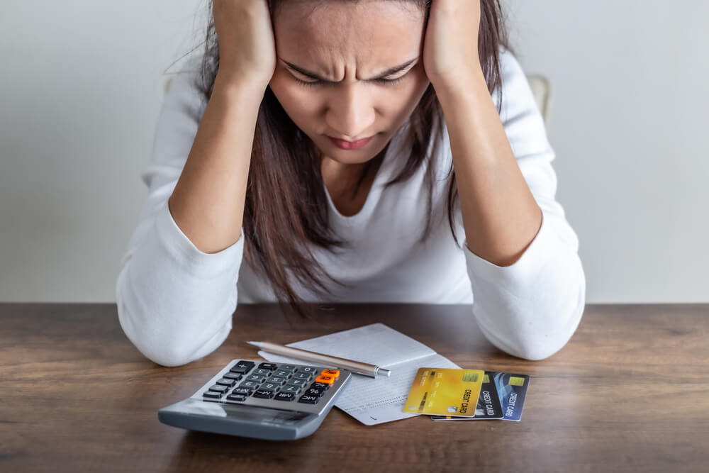 woman needs to fix bad credit