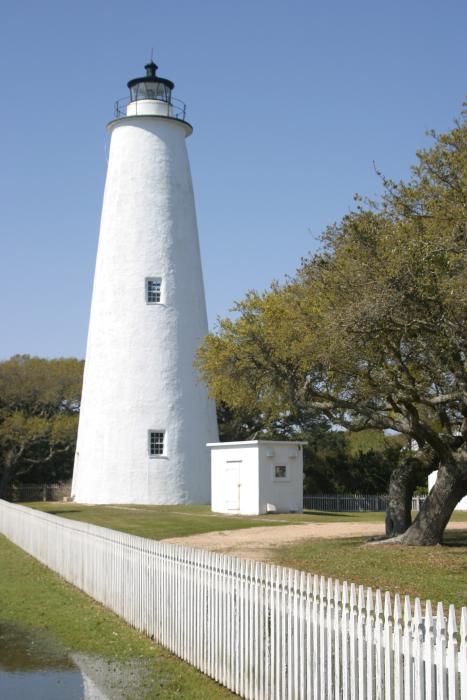 Ocracoke_island_lighthouse_img_0478.jpg