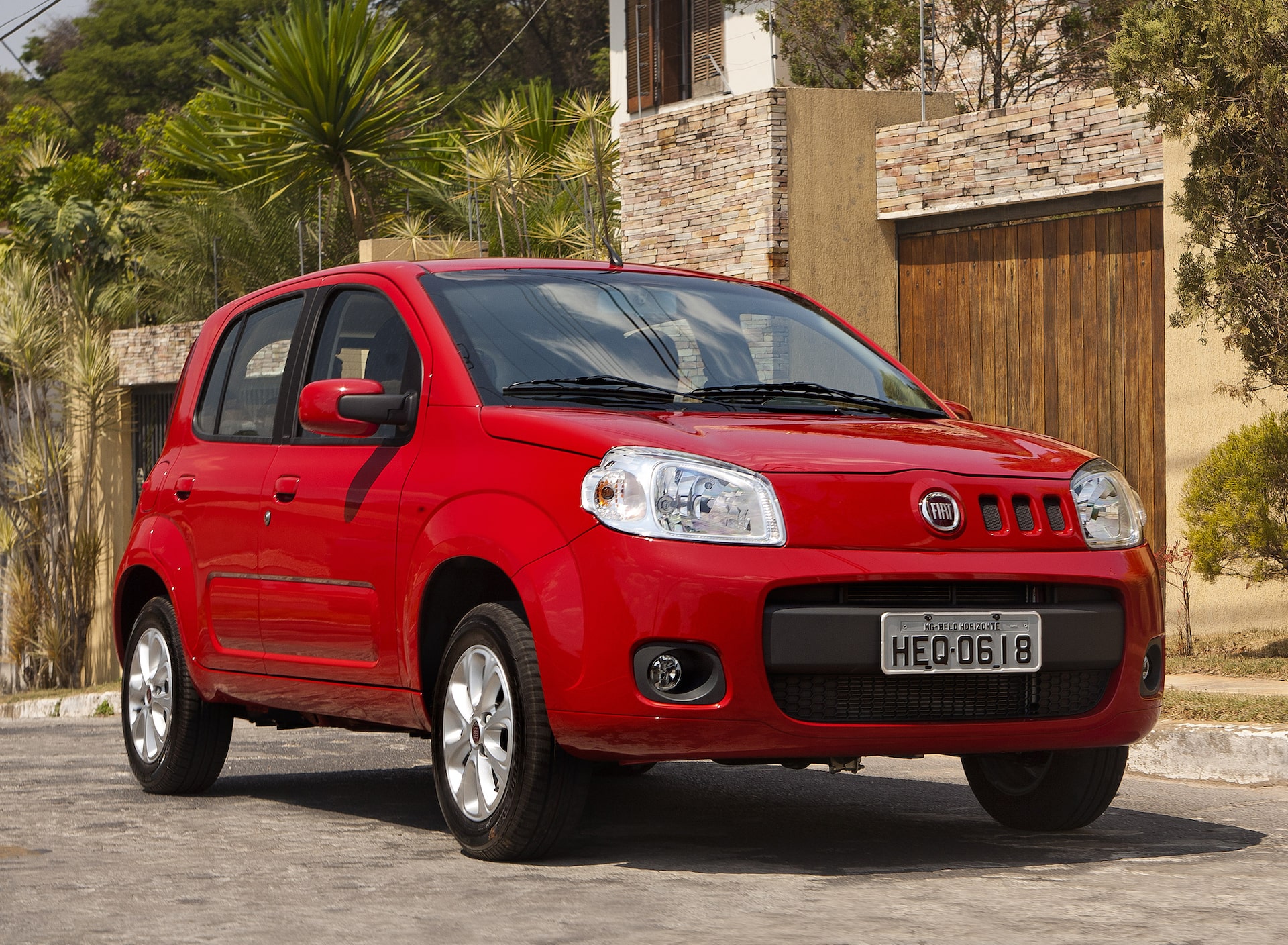 Carros na Web, Fiat Uno Attractive 1.4 2012, Ficha Técnica,  Especificações, Equipamentos, Fotos, Preço. em 2023