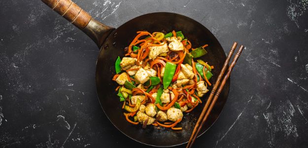 Pollo con Noodles de Zanahoria, Zucchini y Holantao Salteado.jpg