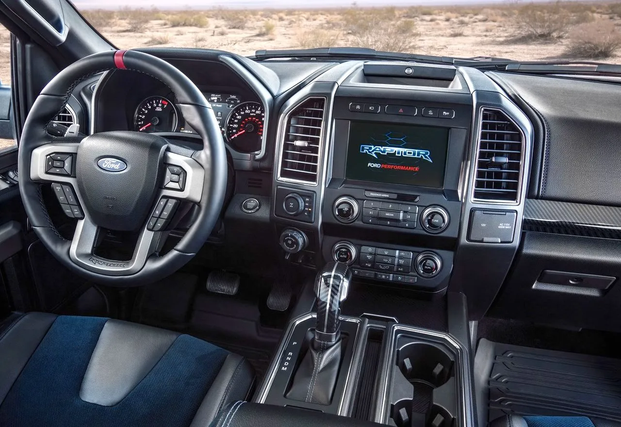 Ford F-150 Raptor 2020 interior