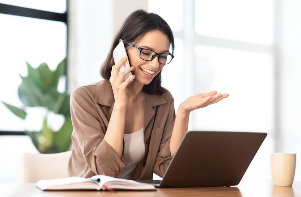 woman applying for a title loan in New Mexico by phone