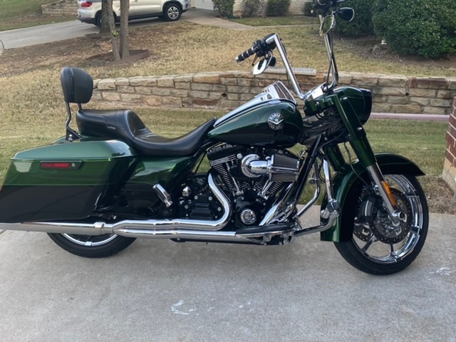 Earnest Ashburn's 2014 Harley-Davidson CVO Road King.jpg