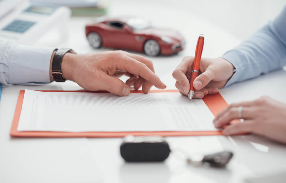 signing for car title loan