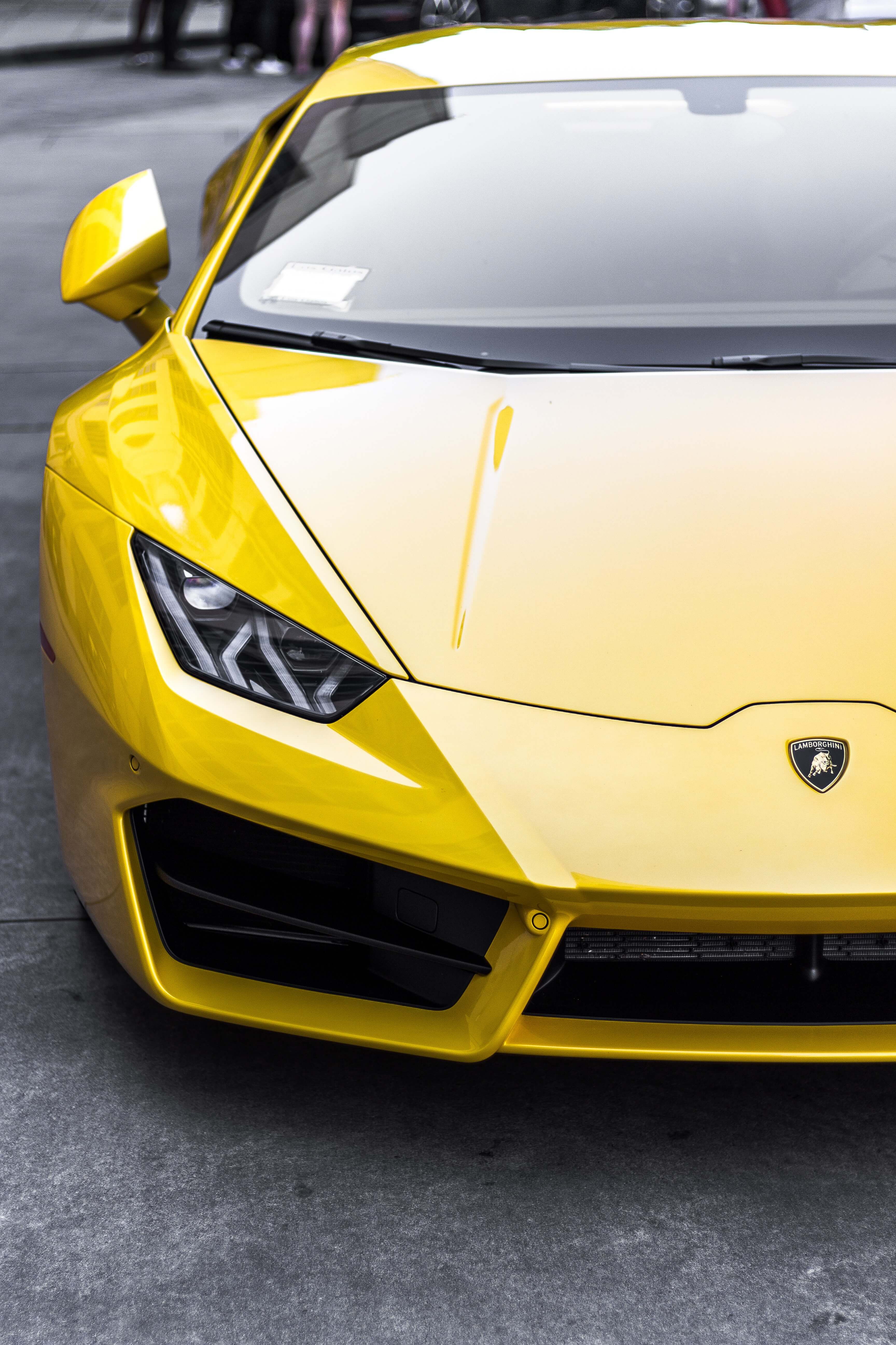 Lamborghini amarillo usado