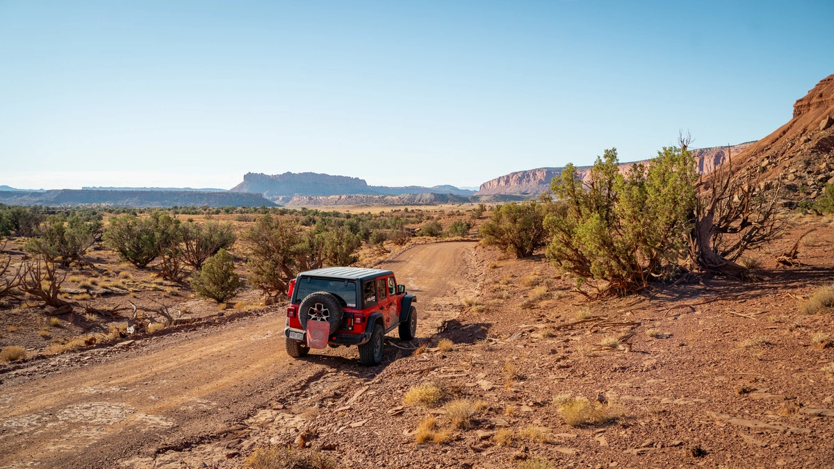 Red rock views on Wolverine Loop Road in southern Utah