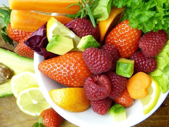 Eat nuts, fruits and veggies during stressful times