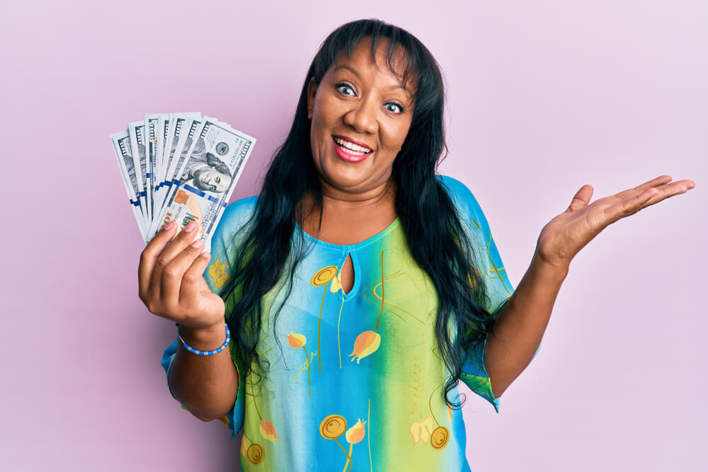 woman with sc payday loan cash