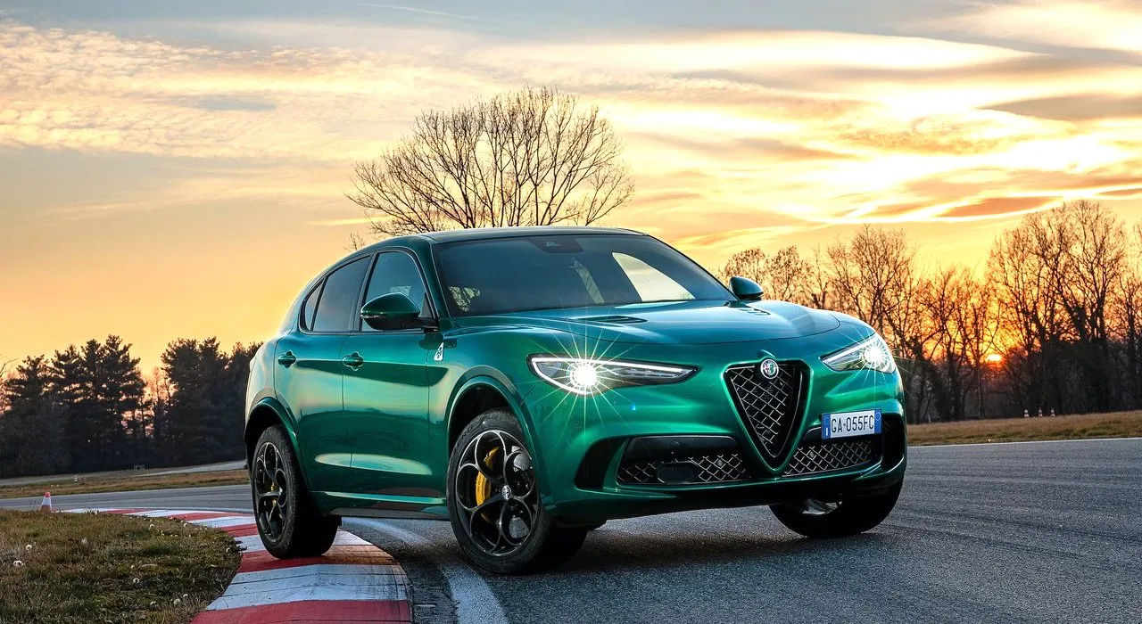 Stelvio Quadrifoglio 2021 Camioneta Alfa Romeo