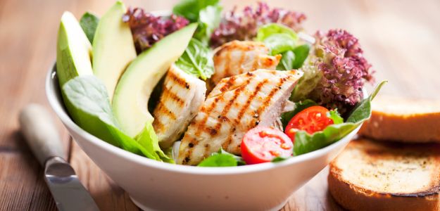 ensalada de pollo con palta.jpg