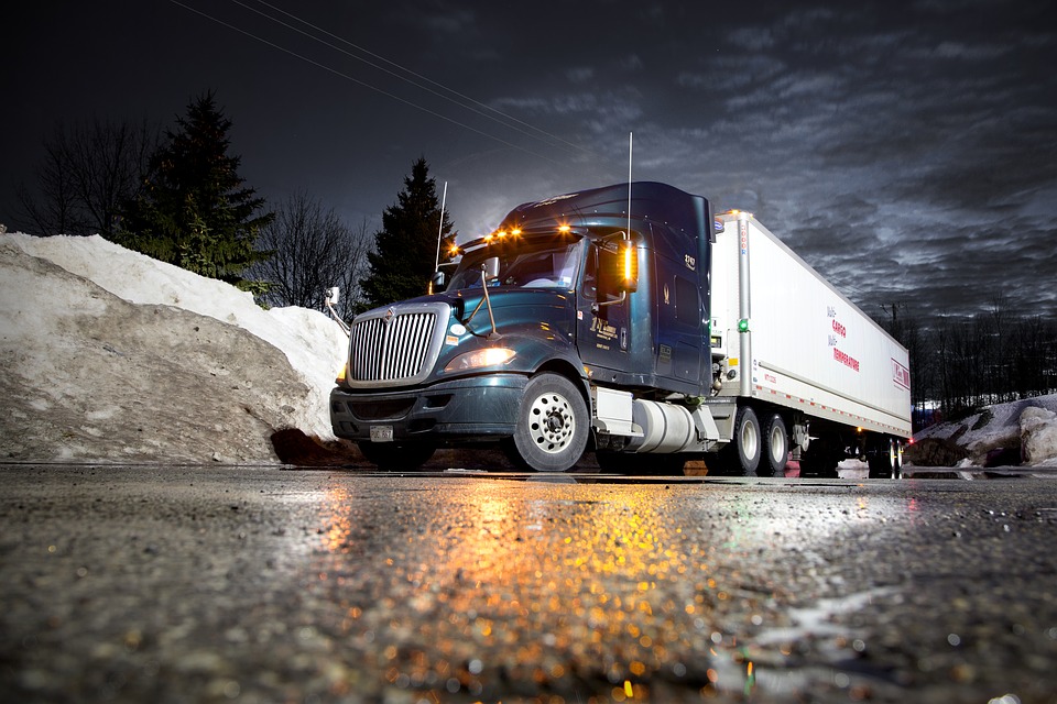Trucking Experts Tips on Staying Awake While Driving