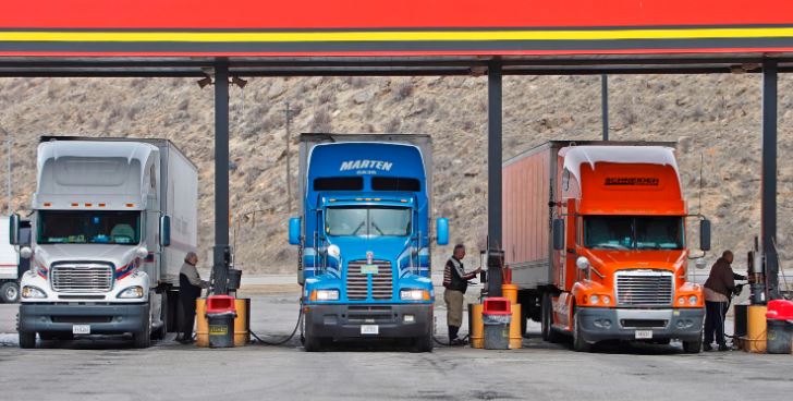 Trucking 101: How to Choose the Best Truck Stop