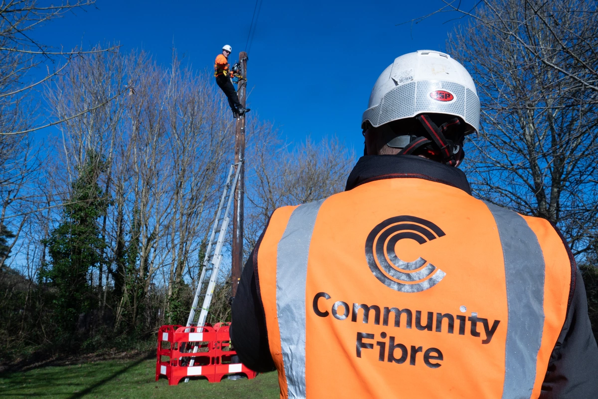 Community fibre employees taking care of the  installation process