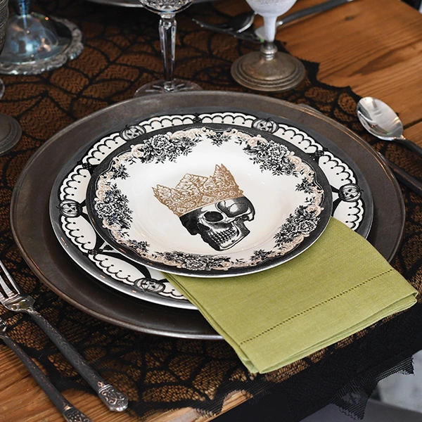 Halloween discount dishes set