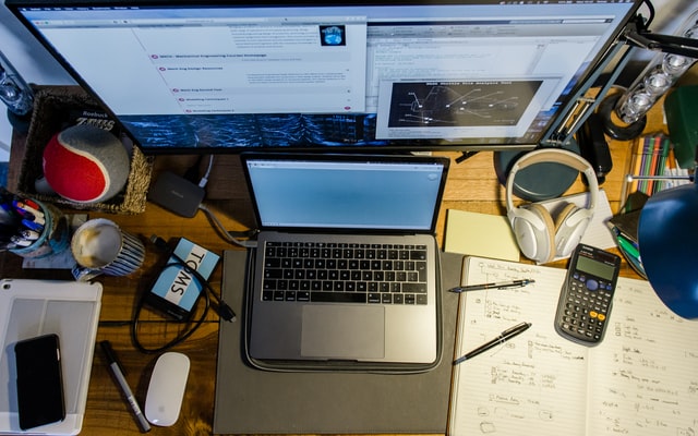 virtual-team-building-large-groups-desk.jpg
