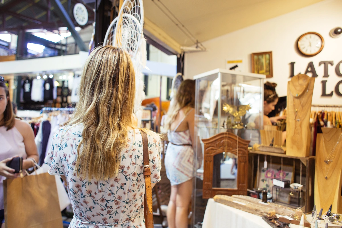 Selling jewelry at a consignment store