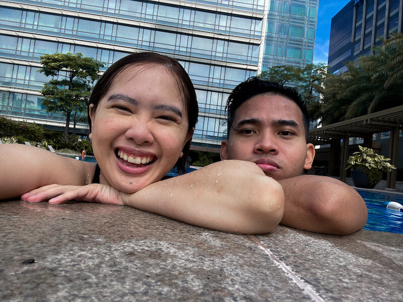 AJ and Gwe at Shangri-La pool, BGC