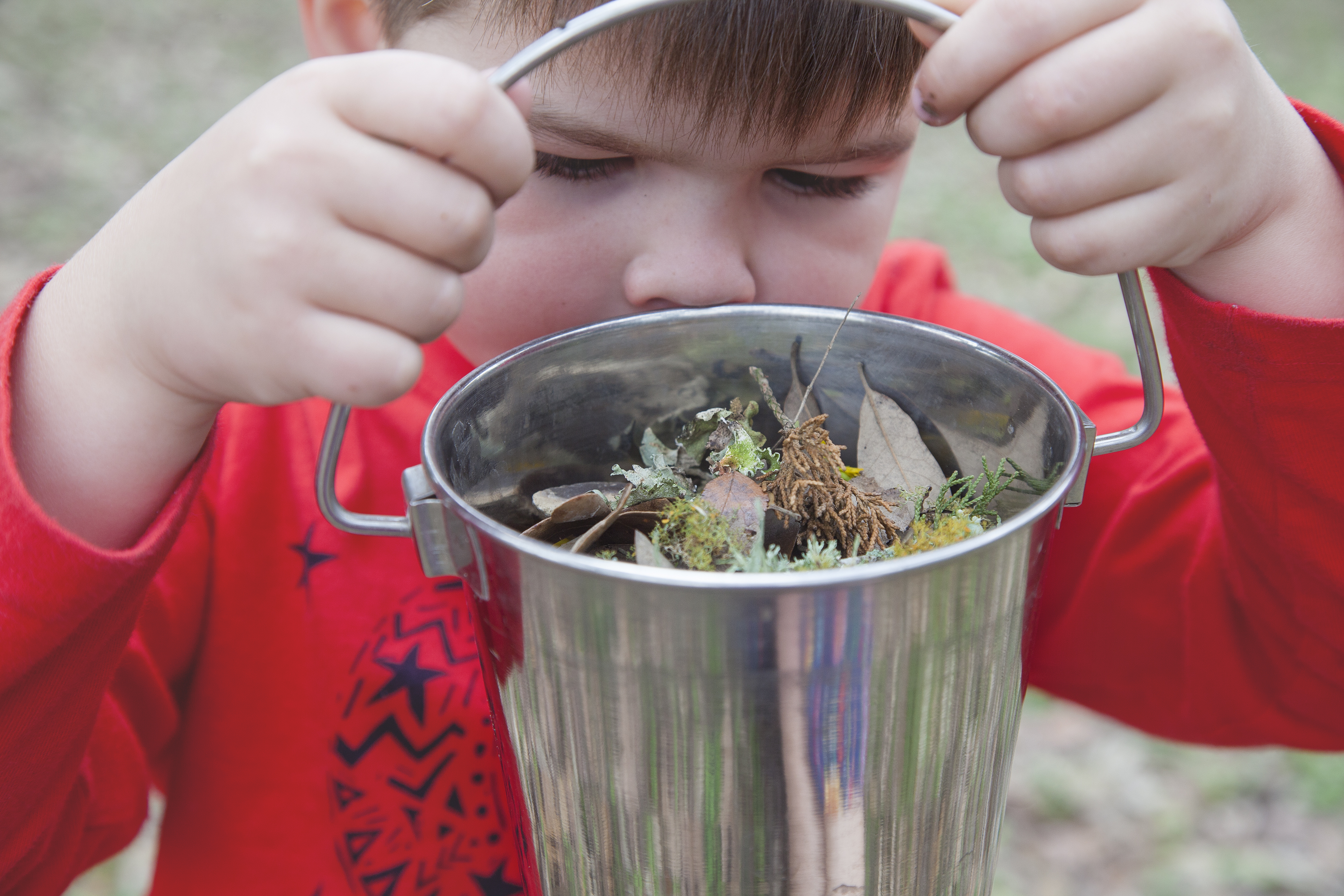 20+ Activity Tray Ideas for Independent, Creative Play - This