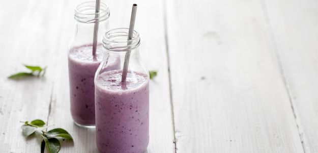 Batido alto an proteínas - Arándanos con Skyr y Chía