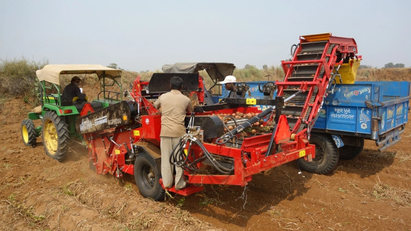 Shaktiman-GRIMME first elevator harvester in a compact design