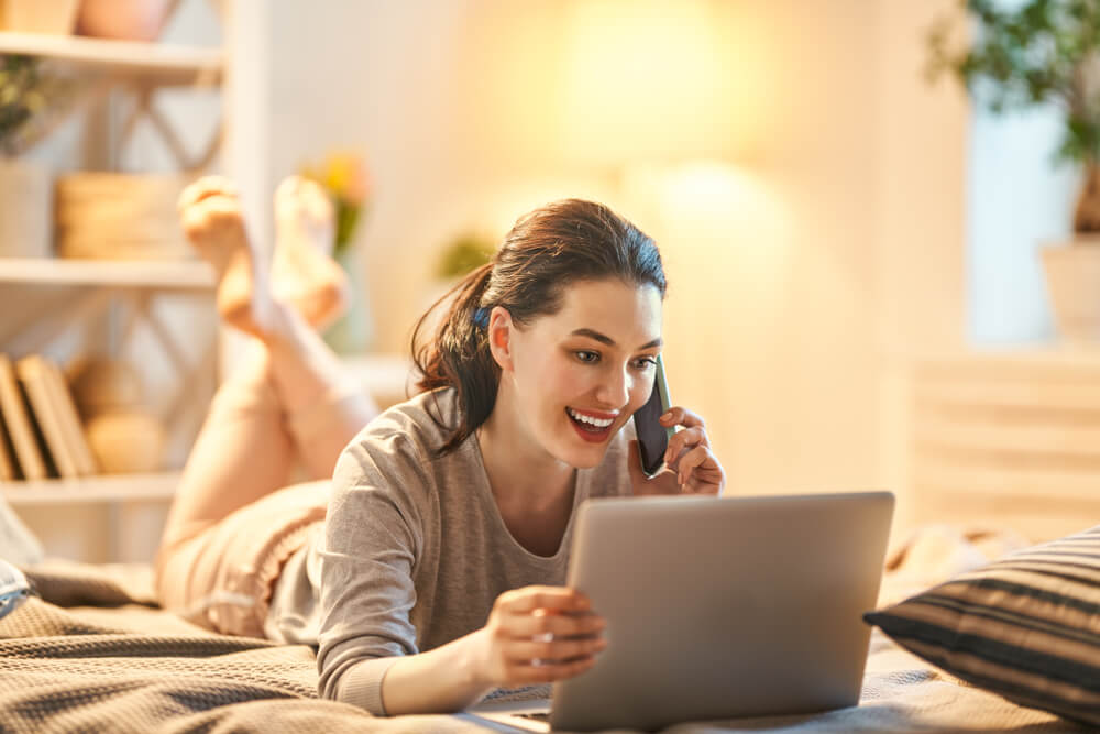 woman applying for a title loan online