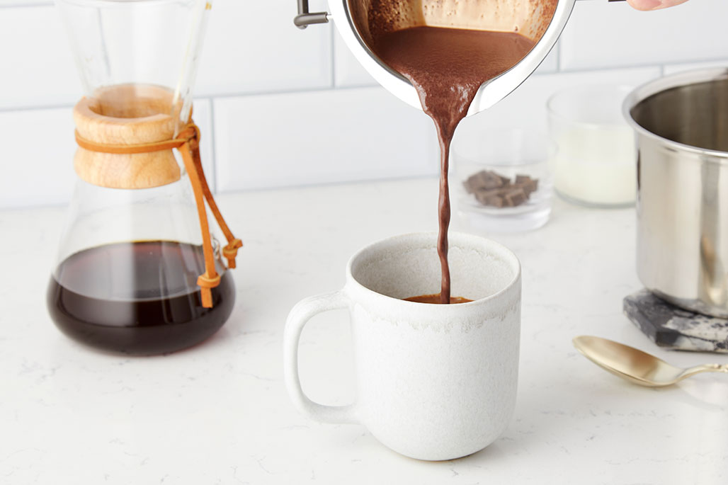 How to Make a Mocha with an Espresso Machine at Home 