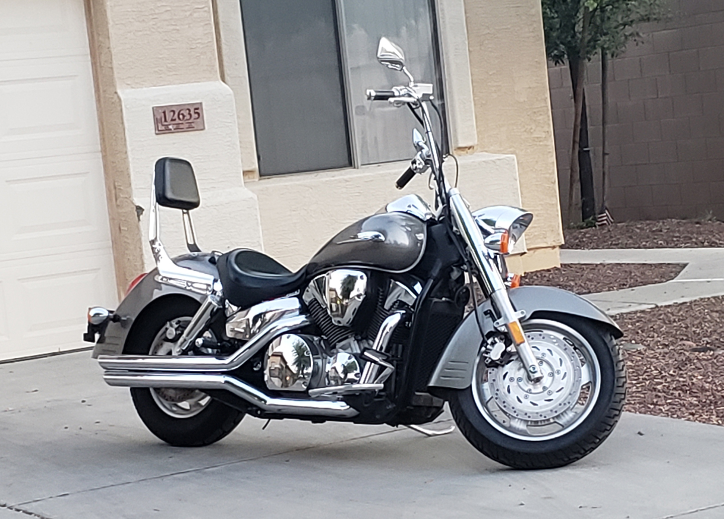Kim Lewis's 2007 Honda VTX1300R.jpg