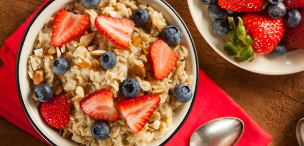 Avena Proteica al Microondas con Mix de Frutas y Almendras.jpg