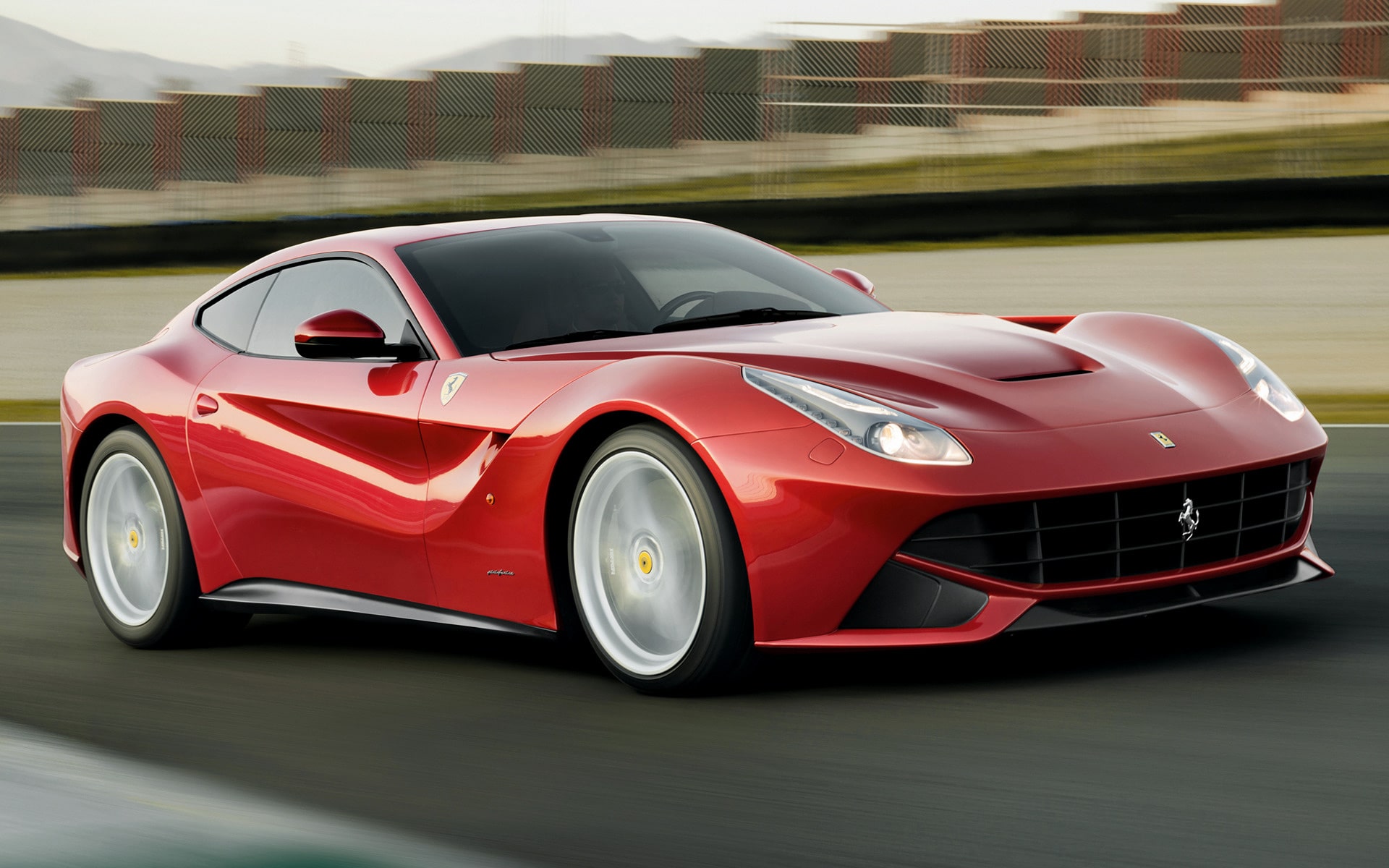 Quanto é uma Ferrari F12?