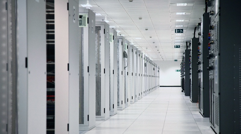 why-denser-data-centers-are-growing-in-popularity - https://cdn.buttercms.com/Dt18ub6KSuyDsYJfQ1L8