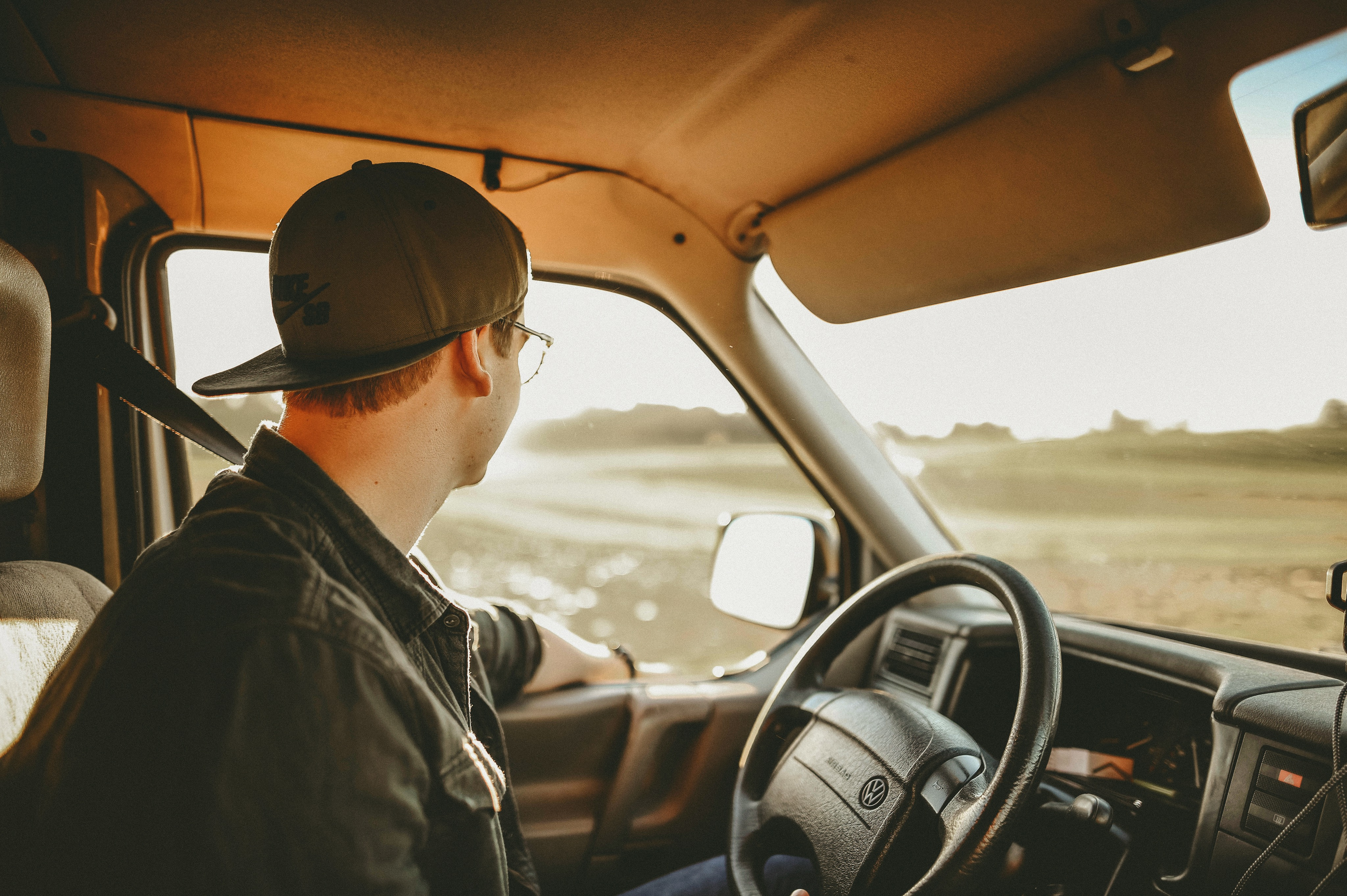 Trucking at Night Versus Daytime: Strategies On How To Survive