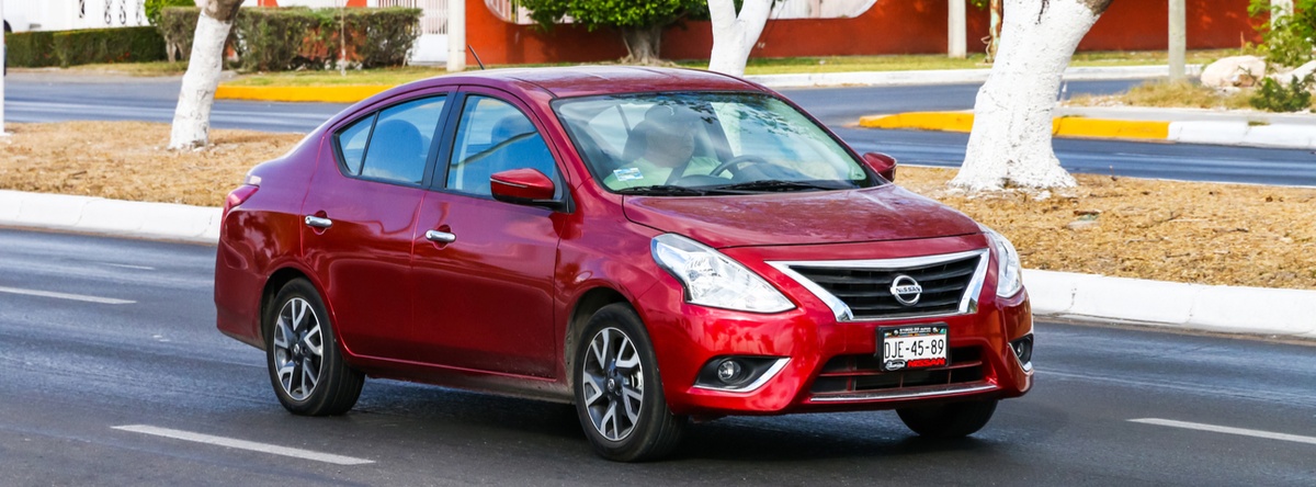 Nissan-Versa-2019