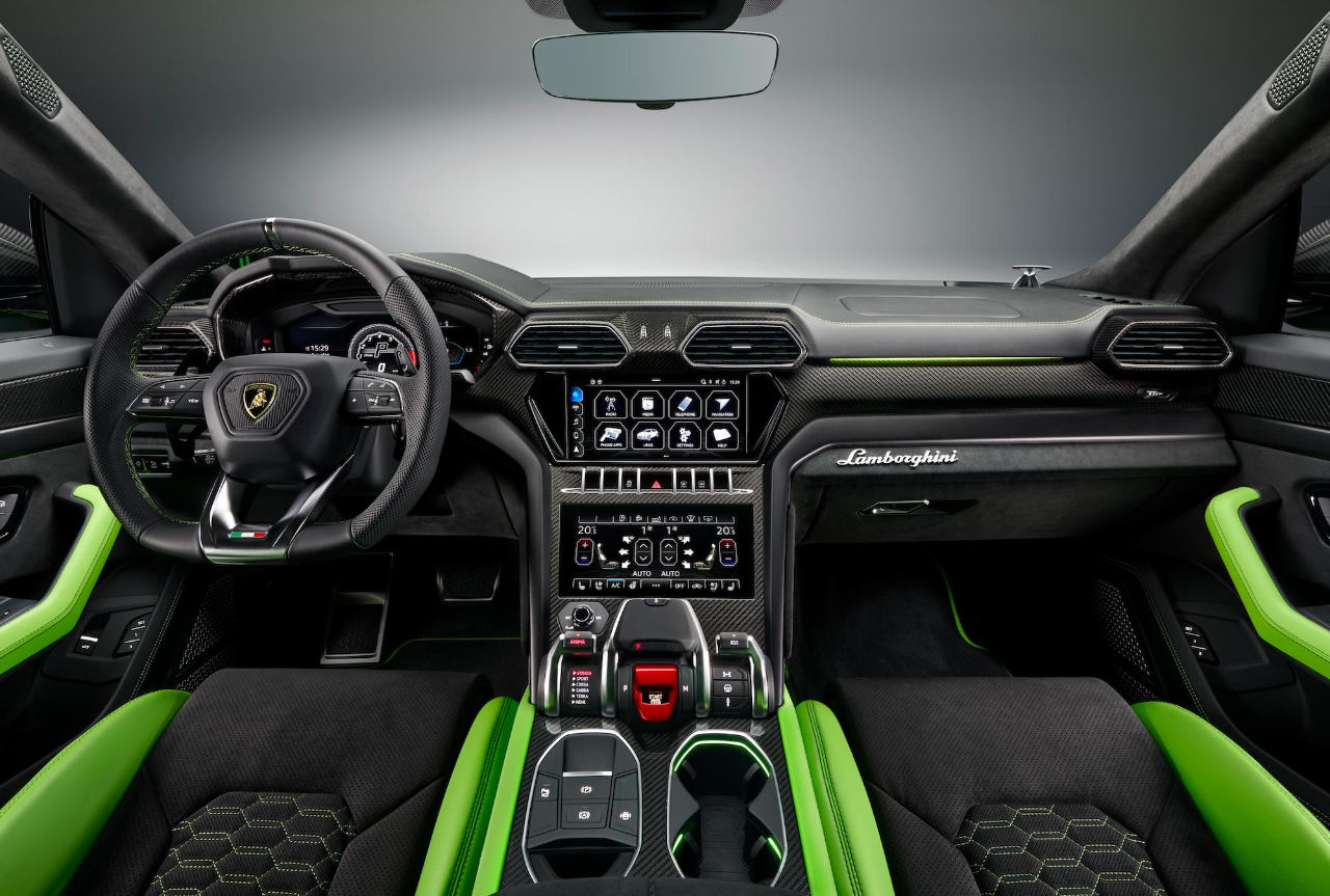 Lamborghini Urus: interior do SUV de luxo em fotos