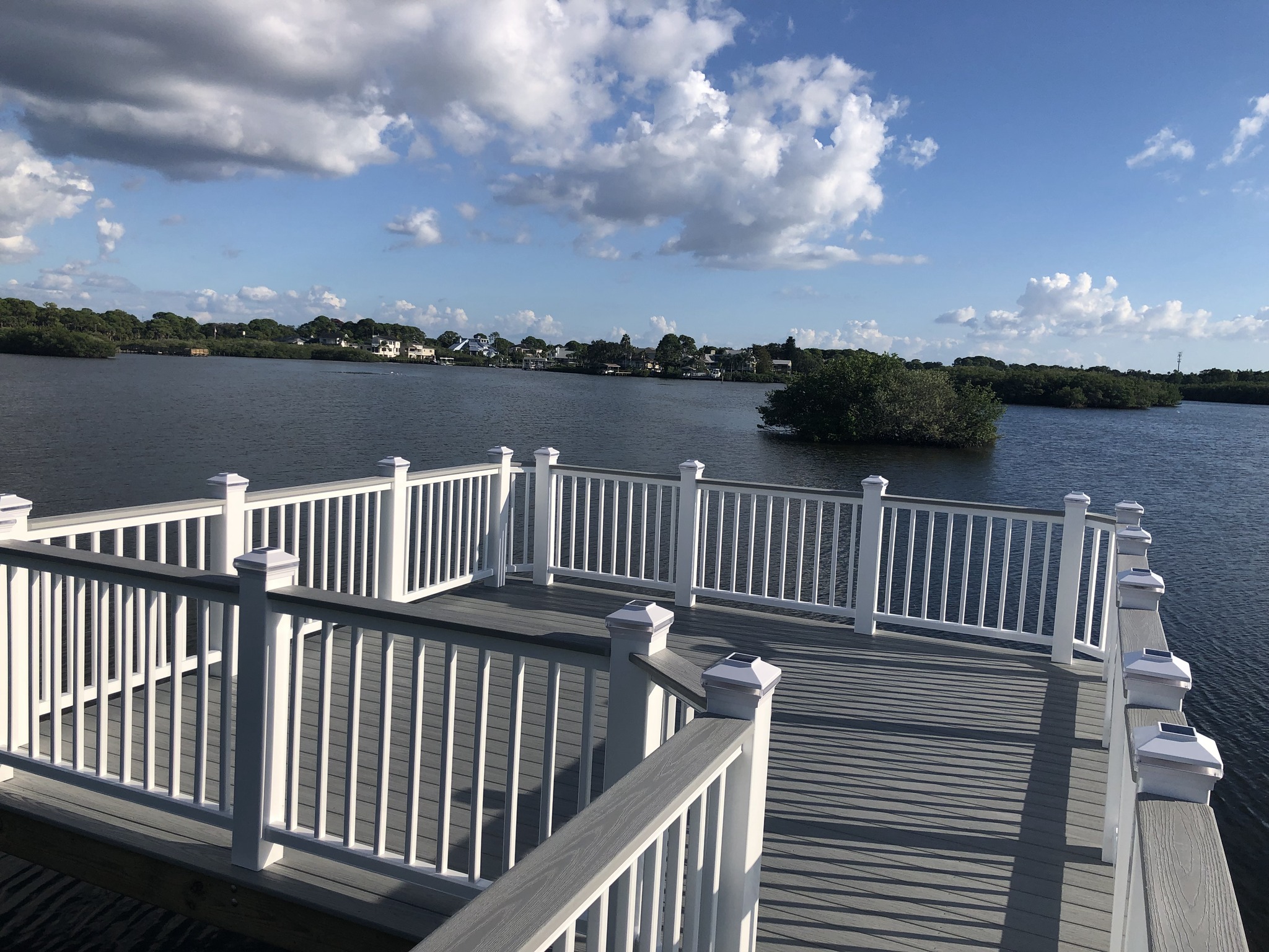 How to Customize Your Boat Dock for Entertaining