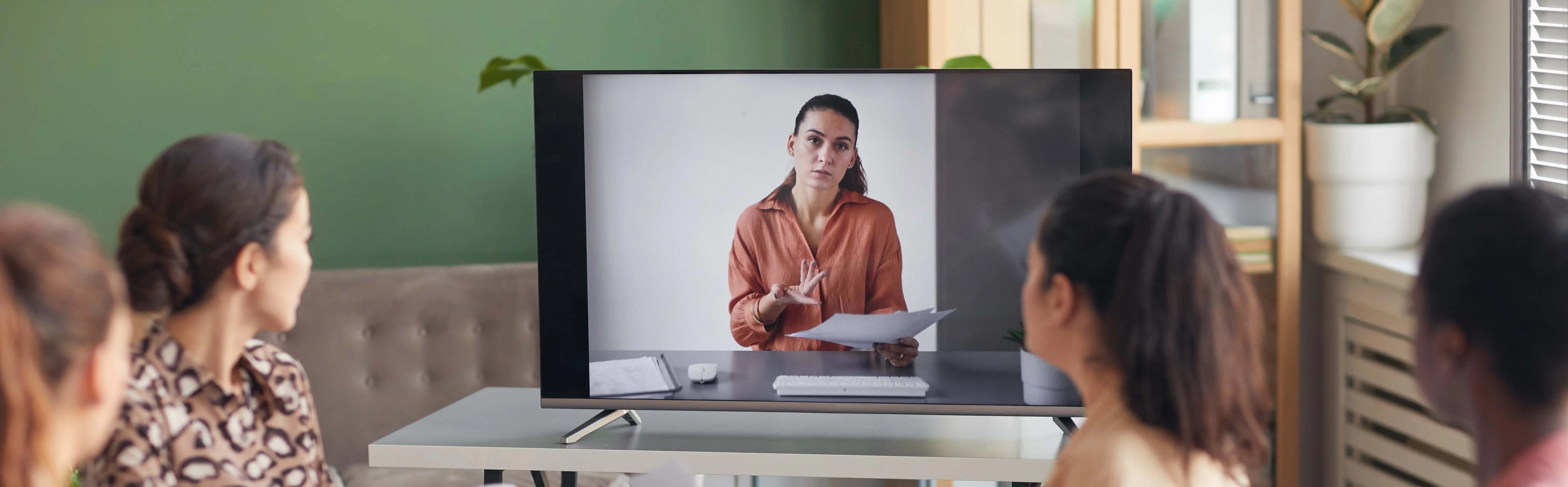 Golden hours overlap model for remote team collaboration