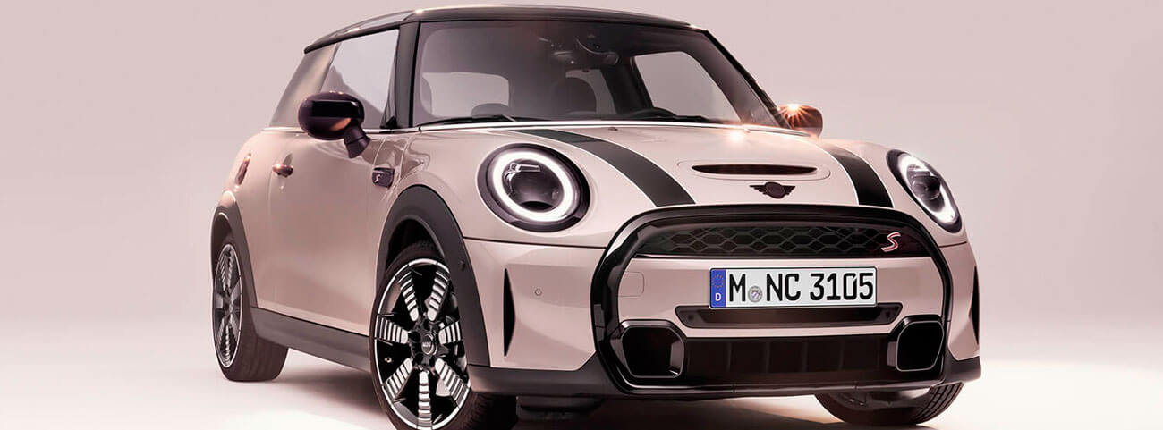 Los accesorios John Cooper Works le dan un toque deportivo a los Mini