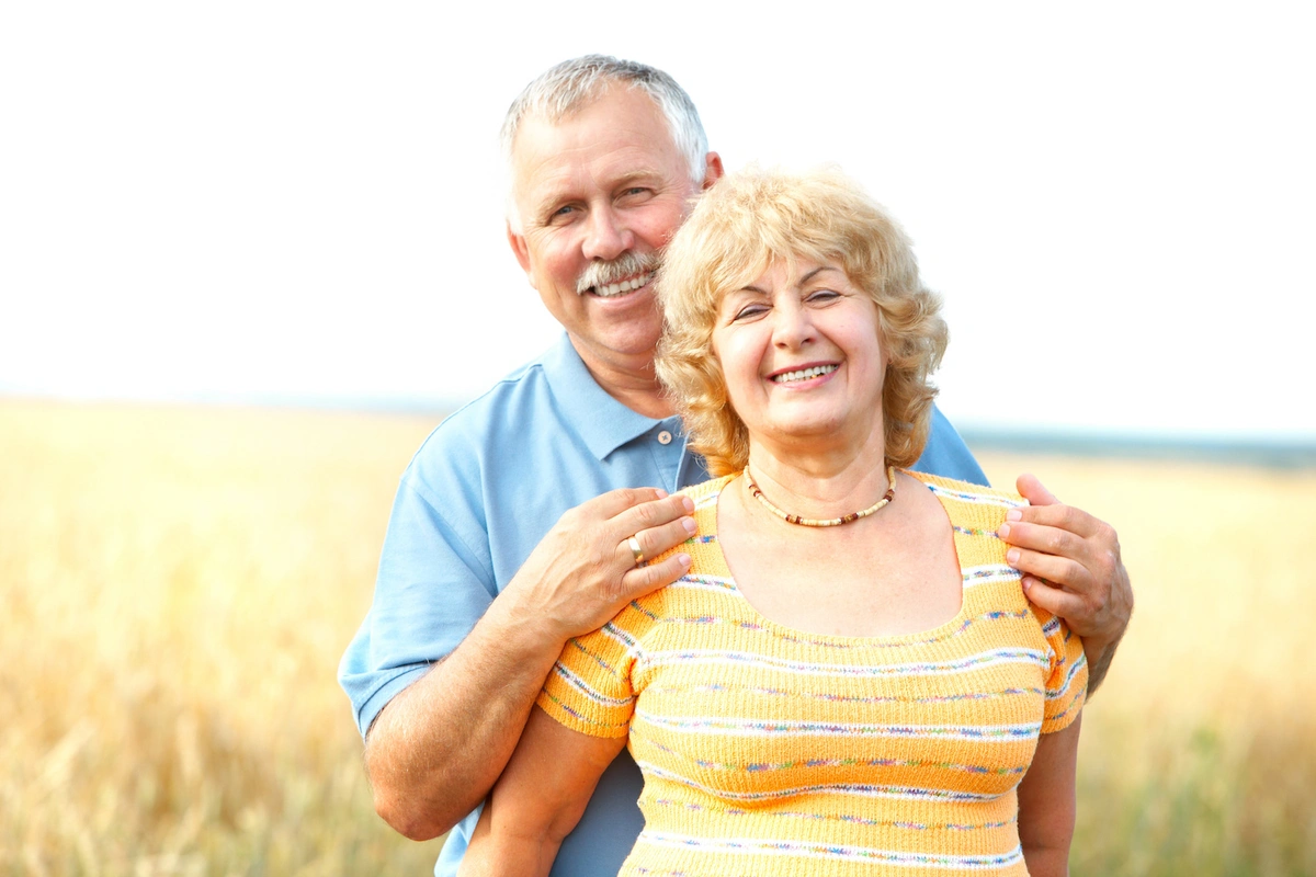 couple ready to enroll in medicare