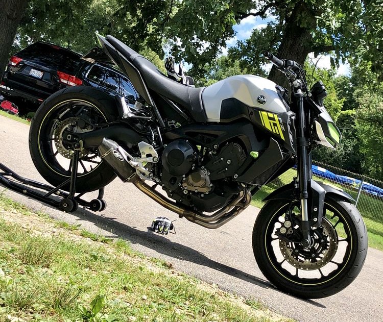 2017 Yamaha FZ-09 _Peoria.jpg