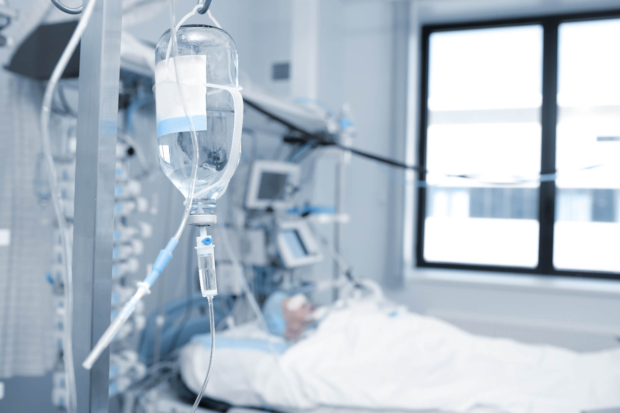 Treatment of a patient in critical condition in the ICU
