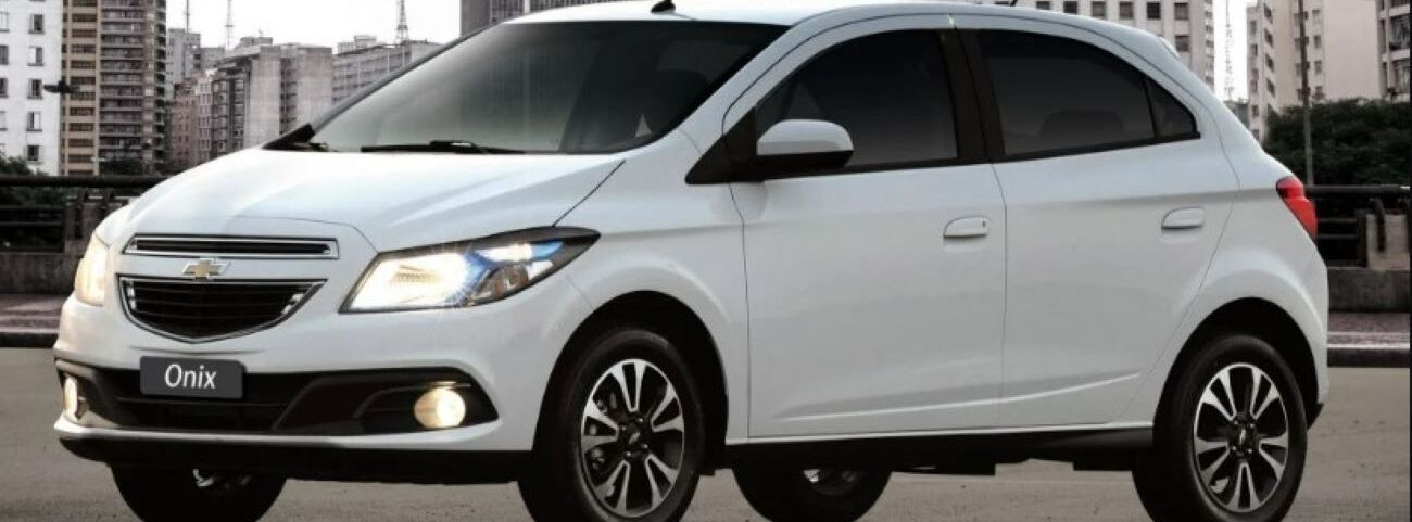 Carros e Caminhonetes Chevrolet Onix Branco 6