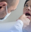 pessoa em atendimento com infectologista