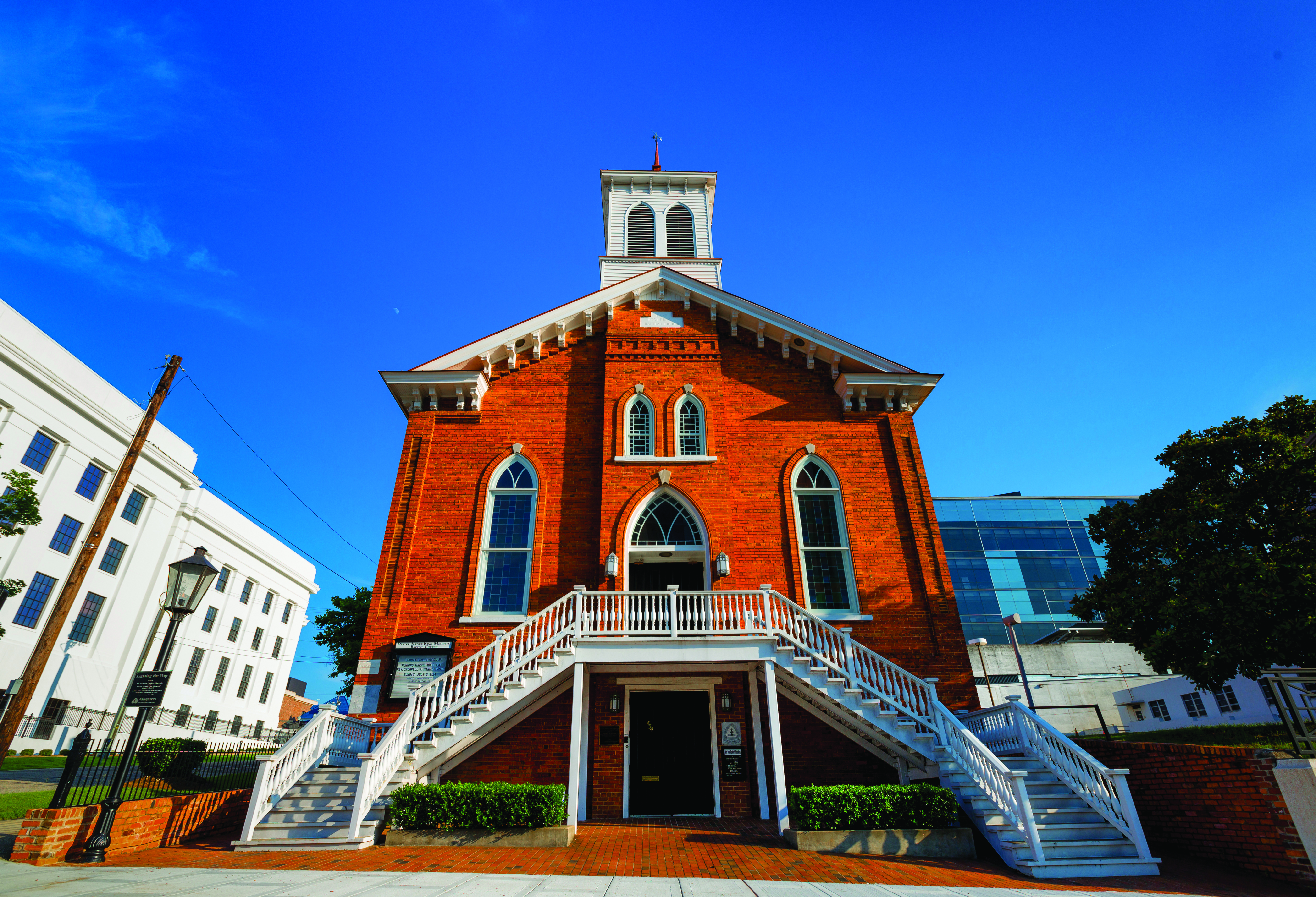 Outside street view of The Dexter Avenue King Memorial Baptist Church