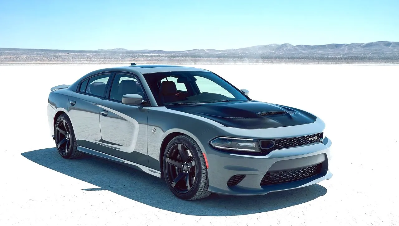 Carro Charger SRT Hellcat