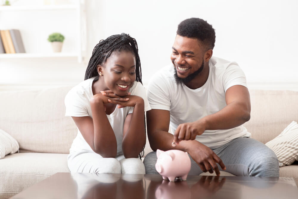 couple tries money managing tips