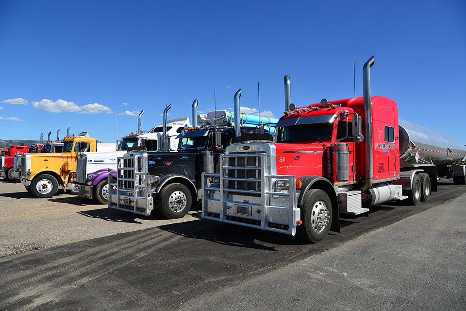 Things to Keep in Mind when Pulling Large Vehicles into a Parking Spot