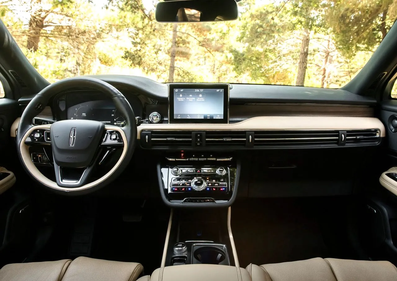 Interesting Lincoln Corsair Vs Volvo Xc40 Pictures